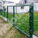Dvoukřídlá brána na záklapku s výplní z plotových panelů