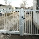 Posuvná brána a branka v objektu Zeras a.s. Radostín nad Oslavou